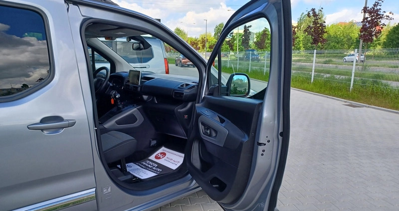 Toyota Proace City Verso cena 135900 przebieg: 11793, rok produkcji 2022 z Kleczew małe 596